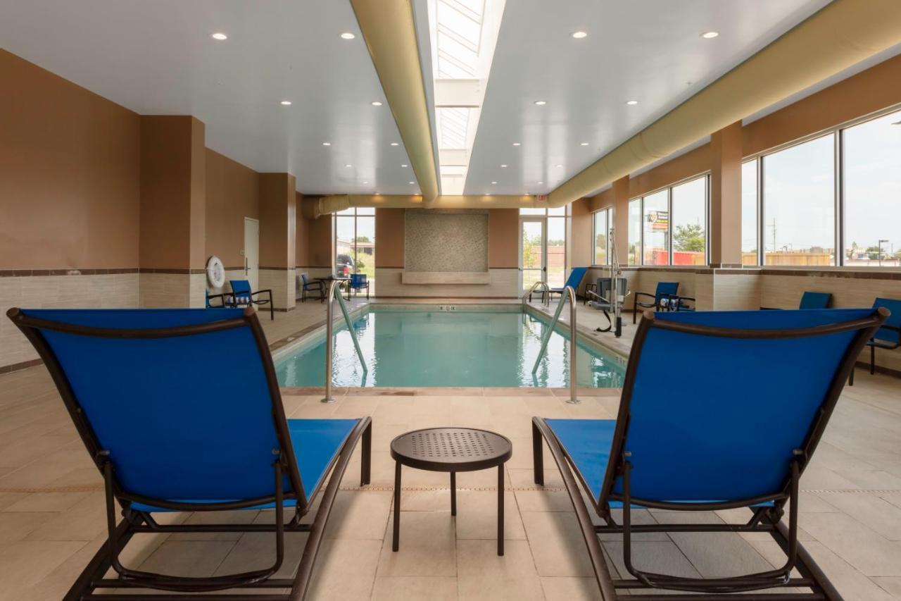 Springhill Suites Kansas City Airport エクステリア 写真