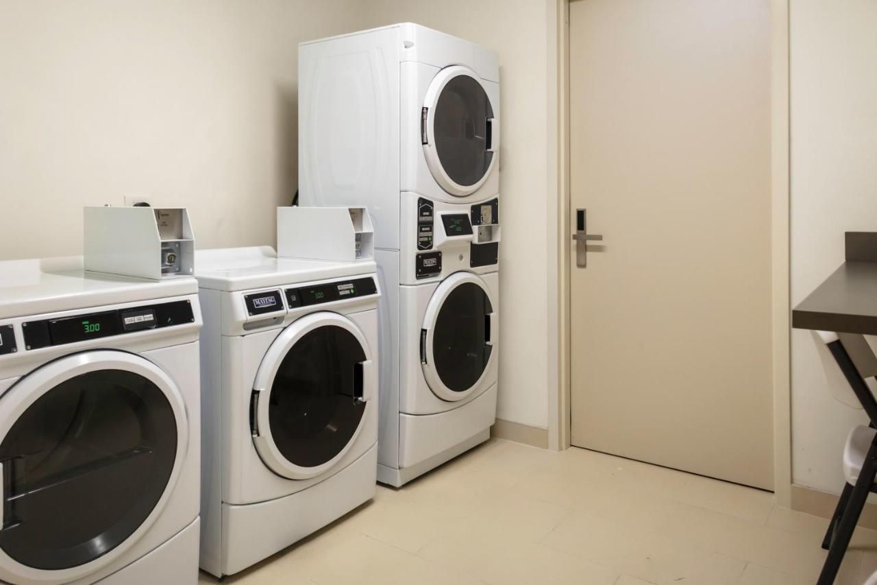 Springhill Suites Kansas City Airport エクステリア 写真