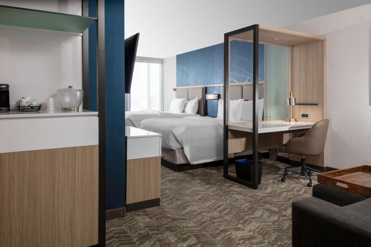 Springhill Suites Kansas City Airport エクステリア 写真