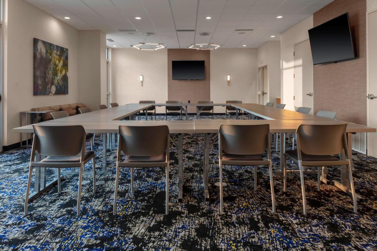 Springhill Suites Kansas City Airport エクステリア 写真