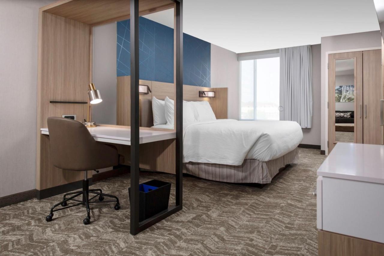 Springhill Suites Kansas City Airport エクステリア 写真